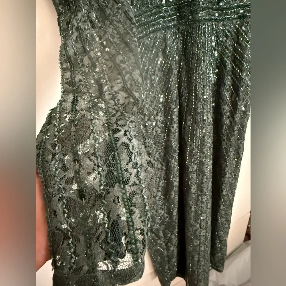 NWT | Mac Duggal 93676 Deep Green Beaded Lace Long Sleeve Midi Dress Size 6